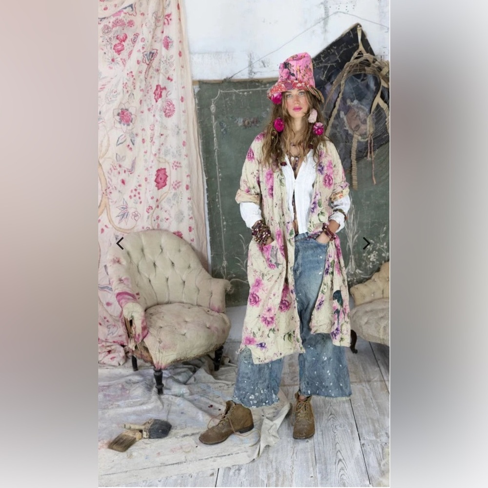 Magnolia Pearl NWT Floral Ettiene Kimono in Phlox Moon - JACKET 901